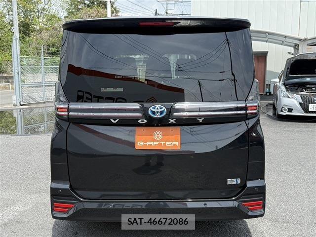 Toyota VOXY HYBRID 2023-09 6615643-8