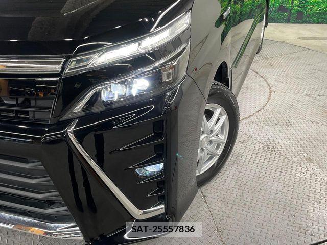 Toyota VOXY HYBRID 2018-03 6615658-12