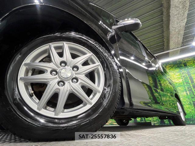 Toyota VOXY HYBRID 2018-03 6615658-13