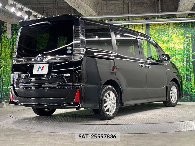Toyota VOXY HYBRID 2018-03 6615658-17
