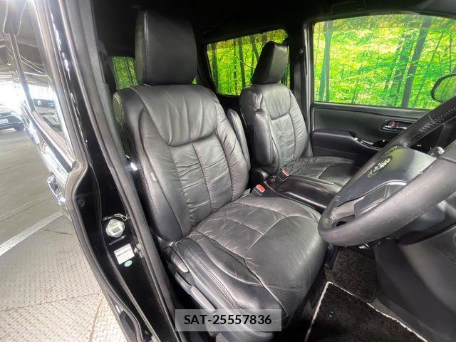 Toyota VOXY HYBRID 2018-03 6615658-7