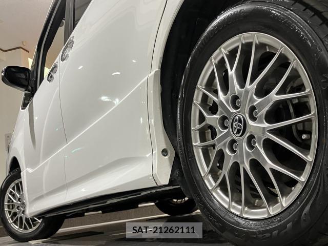 Toyota VOXY HYBRID 2021-07 6615651-14