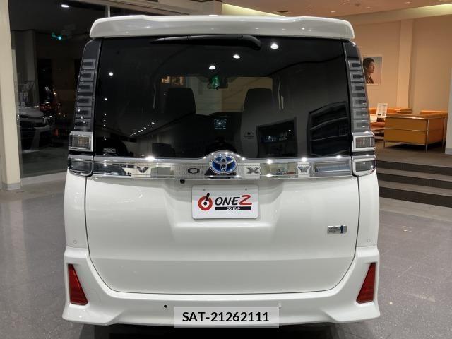 Toyota VOXY HYBRID 2021-07 6615651-15