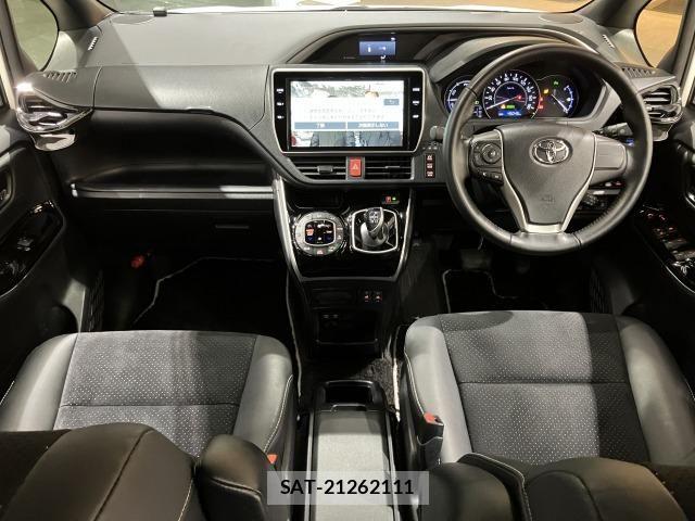 Toyota VOXY HYBRID 2021-07 6615651-1