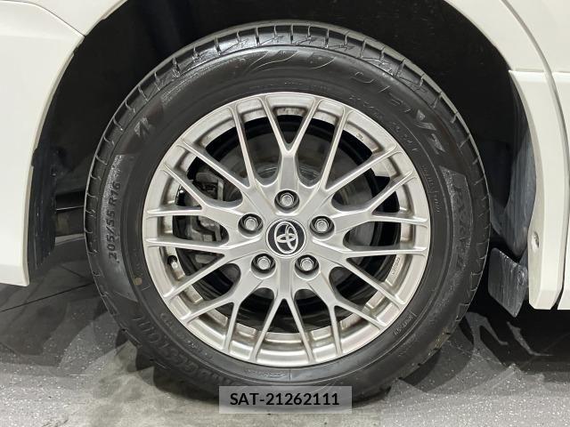 Toyota VOXY HYBRID 2021-07 6615651-19