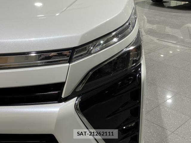 Toyota VOXY HYBRID 2021-07 6615651-26