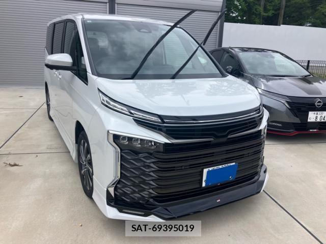 Toyota VOXY HYBRID 2026-04 6615622-0