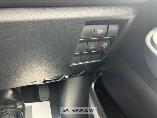 Toyota VOXY HYBRID 2026-04 6615622-13