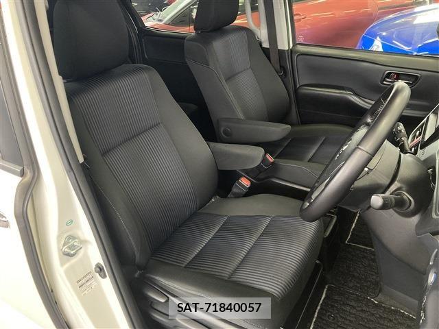 Toyota VOXY HYBRID 2016-10 6615666-9