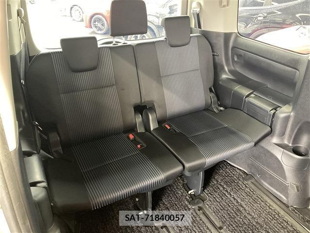 Toyota VOXY HYBRID 2016-10 6615666-11