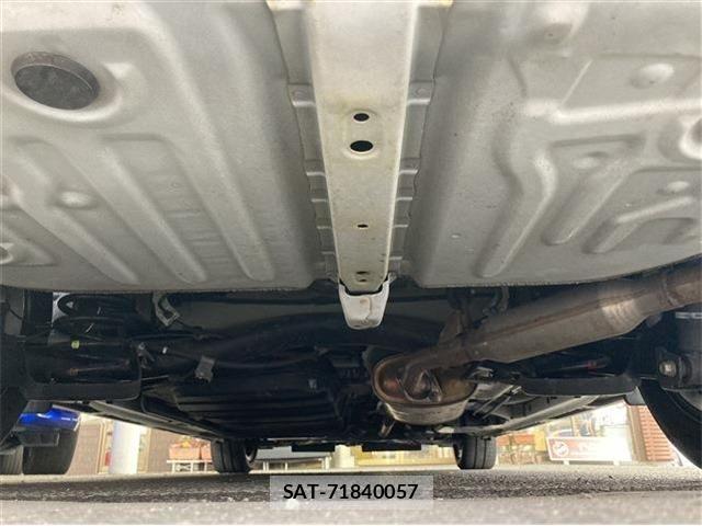 Toyota VOXY HYBRID 2016-10 6615666-17