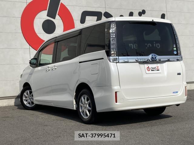 Toyota VOXY HYBRID 2014-05 6615669-15