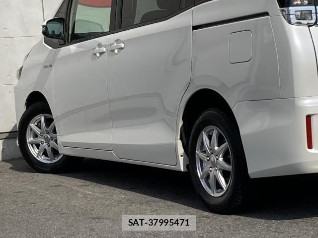 Toyota VOXY HYBRID 2014-05 6615669-16