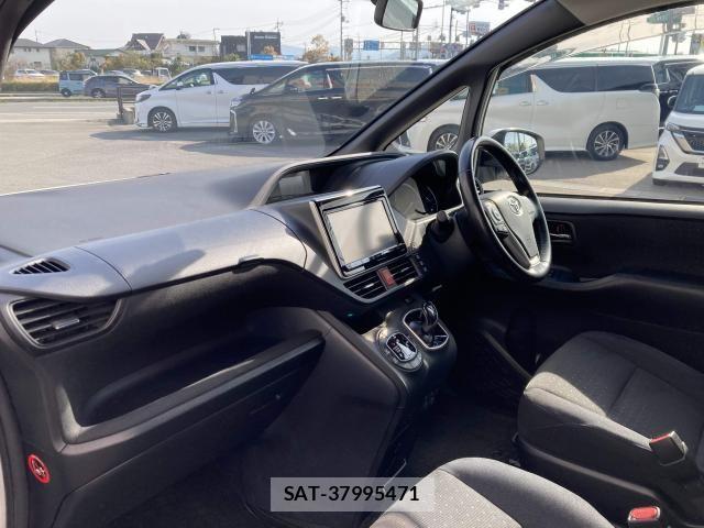 Toyota VOXY HYBRID 2014-05 6615669-23