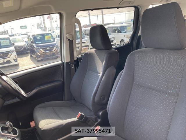 Toyota VOXY HYBRID 2014-05 6615669-24