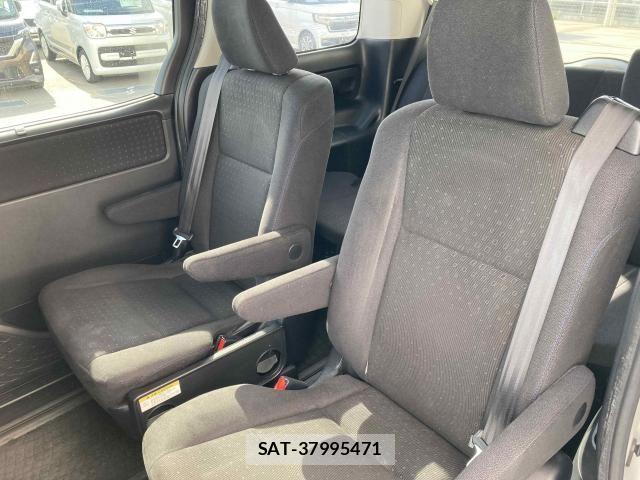 Toyota VOXY HYBRID 2014-05 6615669-25