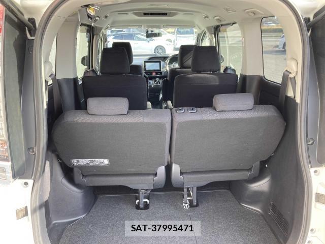 Toyota VOXY HYBRID 2014-05 6615669-27