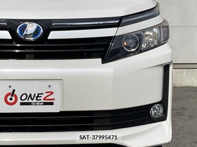 Toyota VOXY HYBRID 2014-05 6615669-6