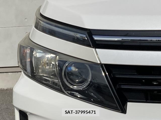 Toyota VOXY HYBRID 2014-05 6615669-7