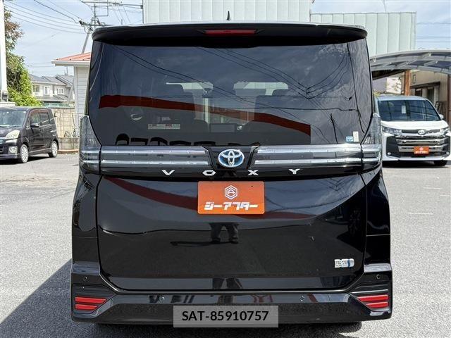 Toyota VOXY HYBRID 2022-04 6615646-10