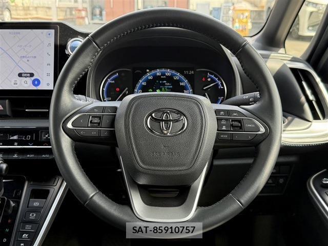 Toyota VOXY HYBRID 2022-04 6615646-17