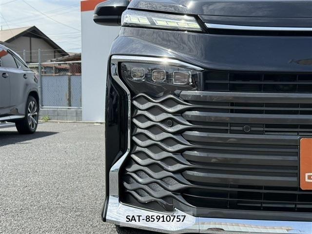 Toyota VOXY HYBRID 2022-04 6615646-23