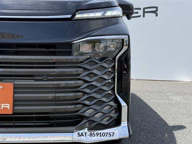 Toyota VOXY HYBRID 2022-04 6615646-24