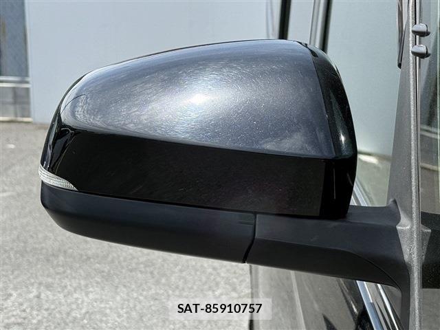 Toyota VOXY HYBRID 2022-04 6615646-27