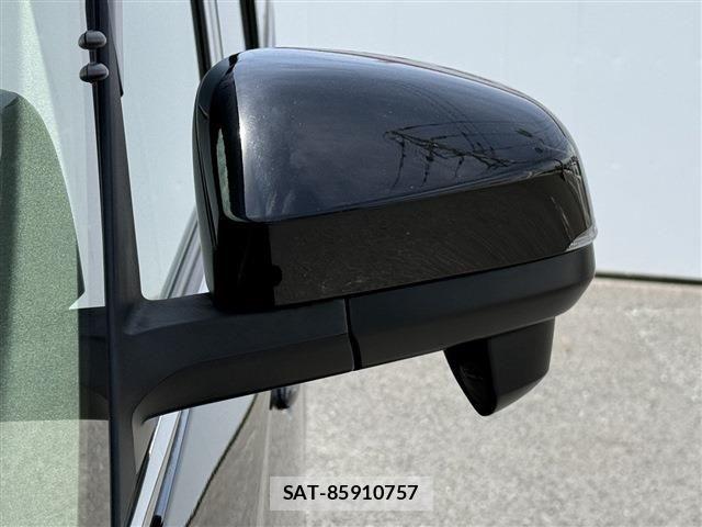 Toyota VOXY HYBRID 2022-04 6615646-28