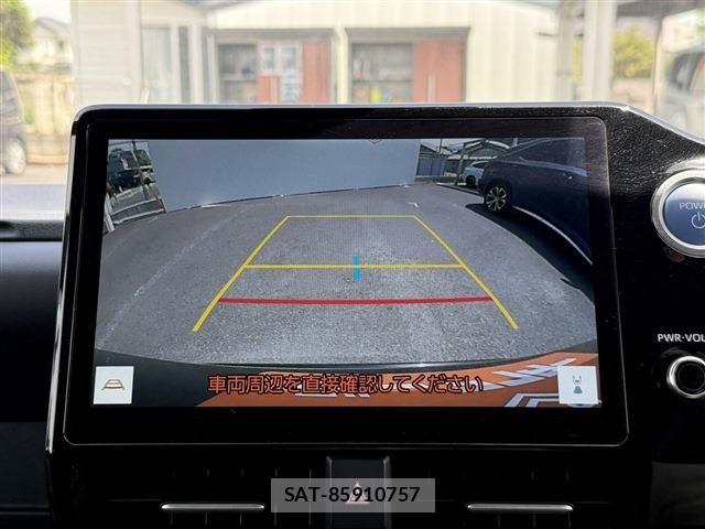 Toyota VOXY HYBRID 2022-04 6615646-3