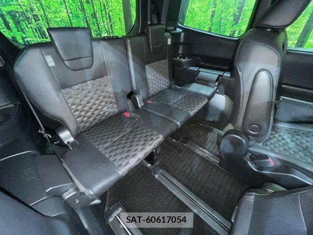 Toyota VOXY HYBRID 2023-01 6615631-10
