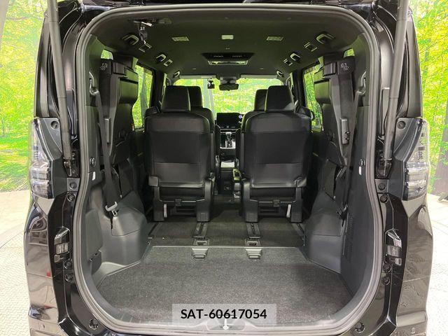 Toyota VOXY HYBRID 2023-01 6615631-11