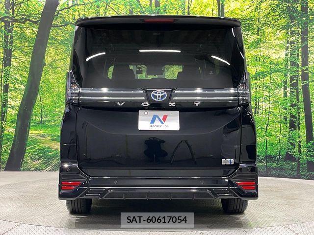 Toyota VOXY HYBRID 2023-01 6615631-16