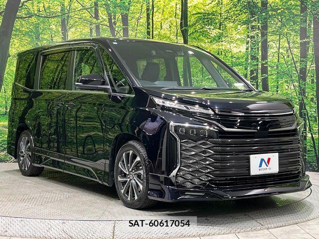 Toyota VOXY HYBRID 2023-01 6615631-17