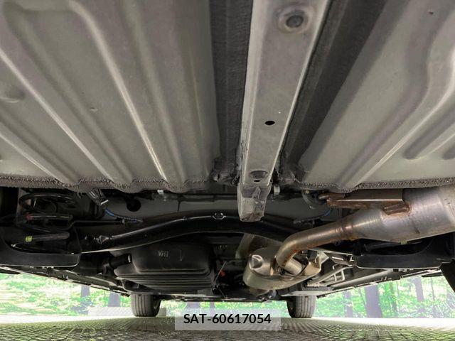 Toyota VOXY HYBRID 2023-01 6615631-19