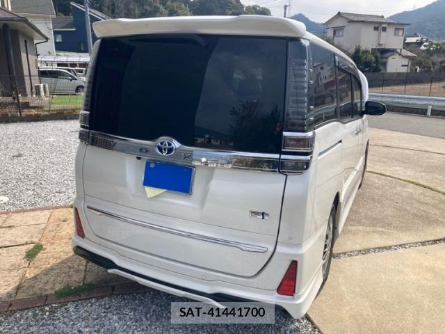 Toyota VOXY HYBRID 2020-11 6615654-9