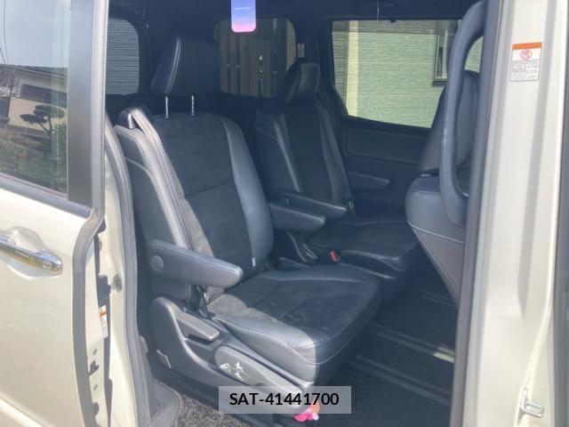 Toyota VOXY HYBRID 2020-11 6615654-13