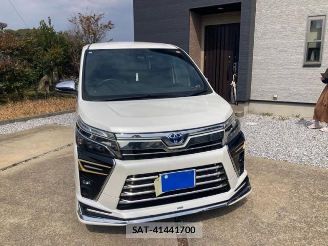 Toyota VOXY HYBRID 2020-11 6615654-1