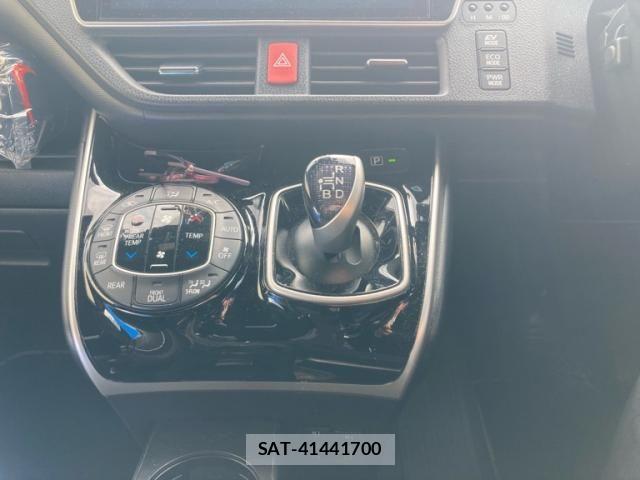 Toyota VOXY HYBRID 2020-11 6615654-20