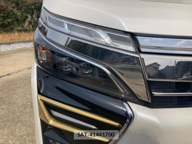 Toyota VOXY HYBRID 2020-11 6615654-2