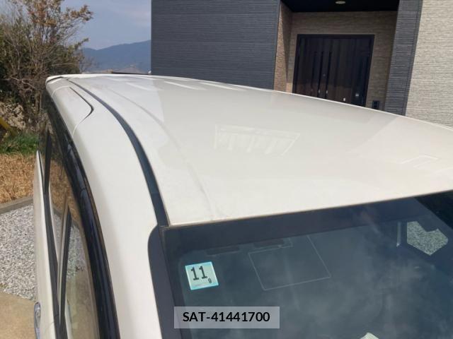 Toyota VOXY HYBRID 2020-11 6615654-3