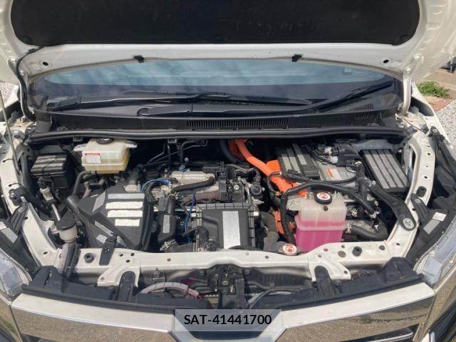 Toyota VOXY HYBRID 2020-11 6615654-4