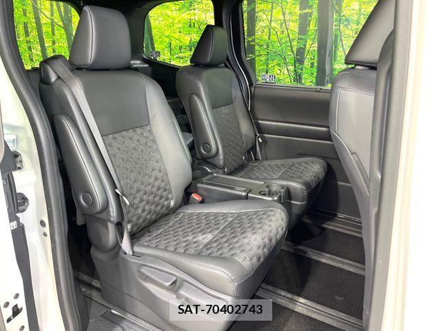 Toyota VOXY HYBRID 2025-10 6615626-8
