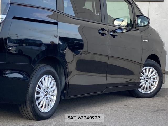 Toyota VOXY HYBRID 2015-06 6615664-15