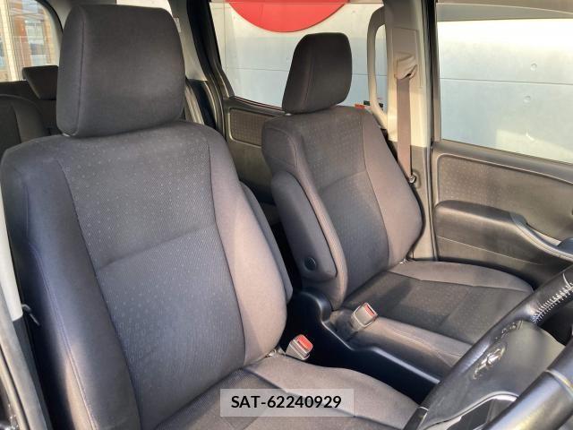 Toyota VOXY HYBRID 2015-06 6615664-20