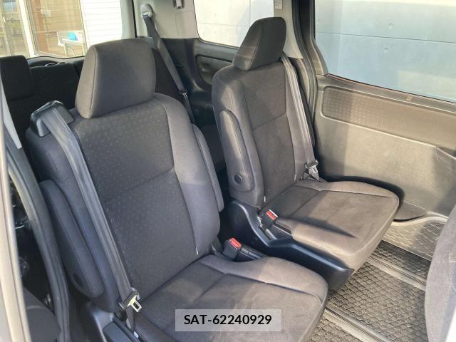 Toyota VOXY HYBRID 2015-06 6615664-21