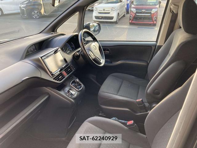Toyota VOXY HYBRID 2015-06 6615664-23