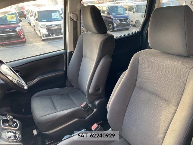 Toyota VOXY HYBRID 2015-06 6615664-24