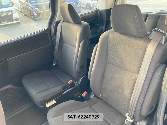Toyota VOXY HYBRID 2015-06 6615664-25