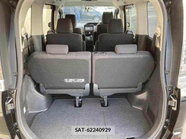 Toyota VOXY HYBRID 2015-06 6615664-27